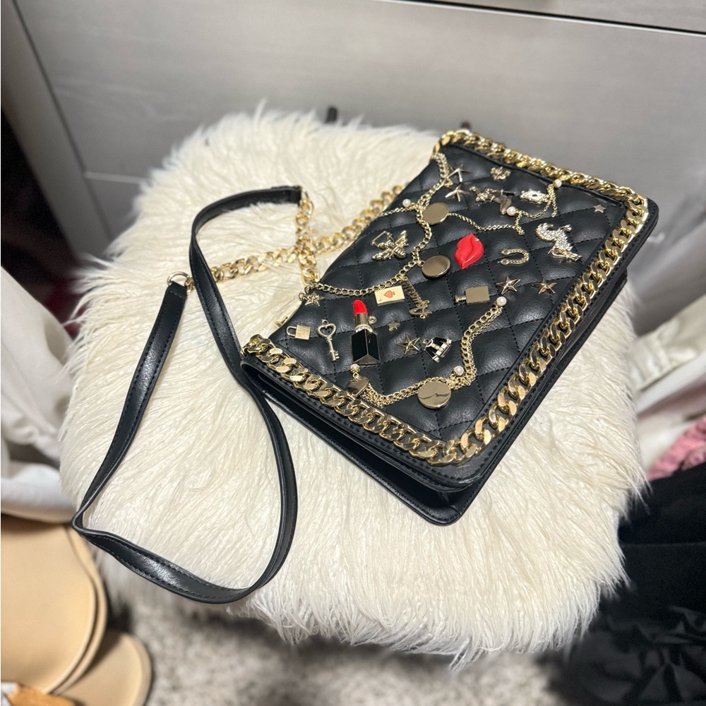 Chic Black Quilted Bag with Gold Accents - Picture 8 of 10